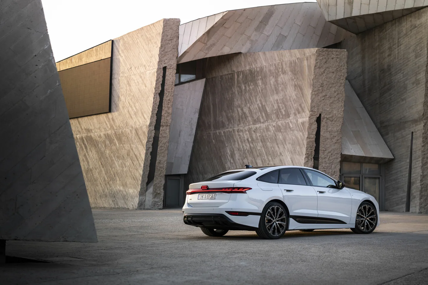 Audi A6 Sportback e-tron — foto 2