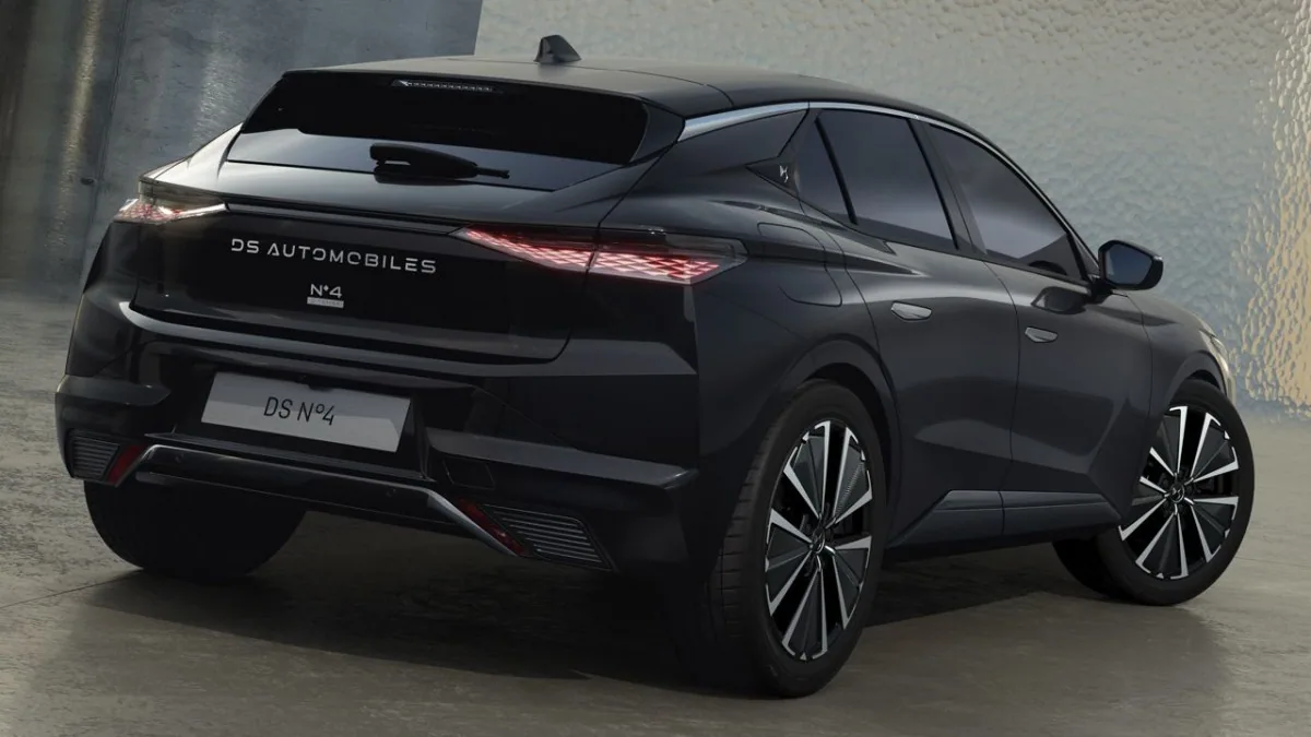 DS Automobiles DS N°4