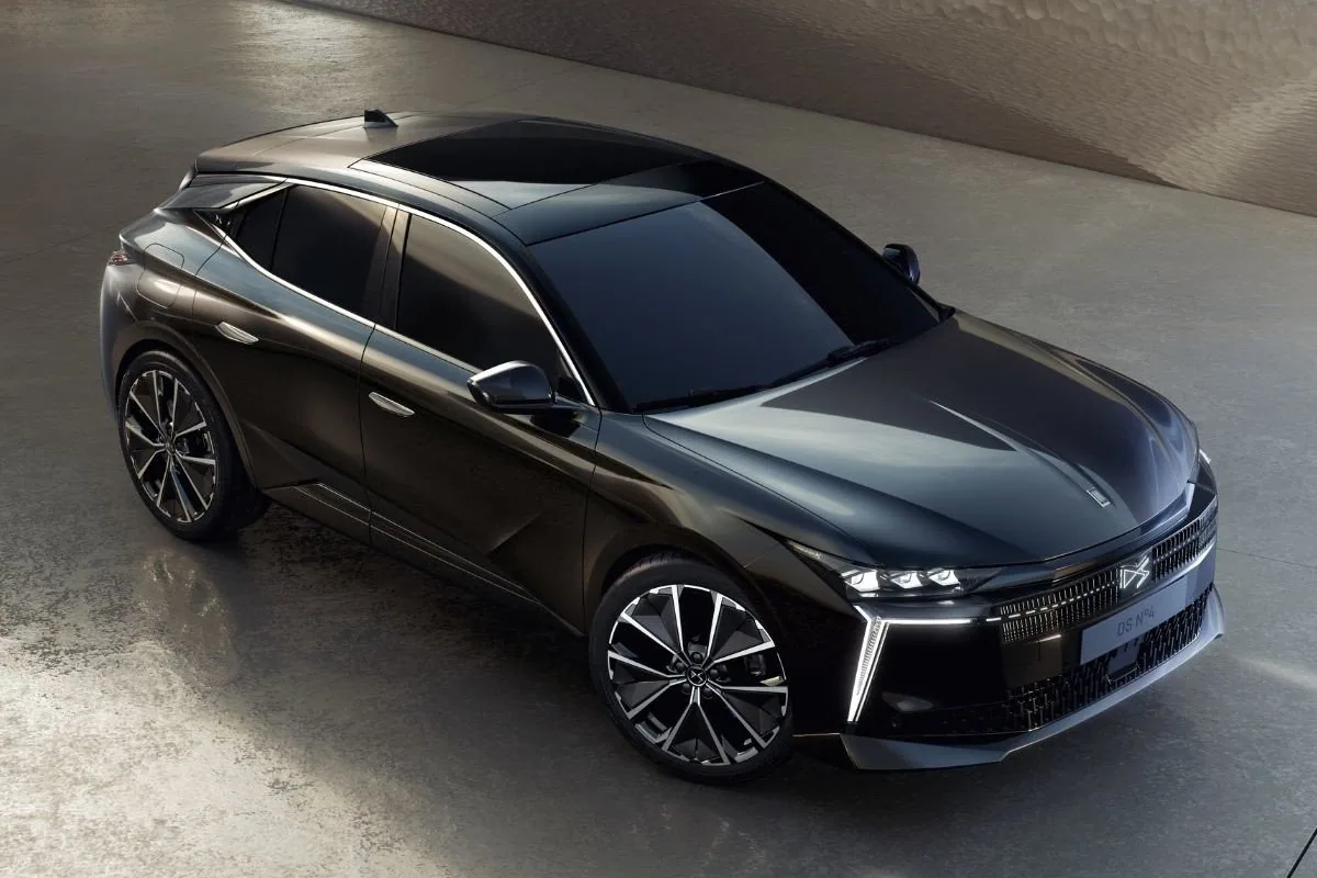 DS Automobiles DS N°4
