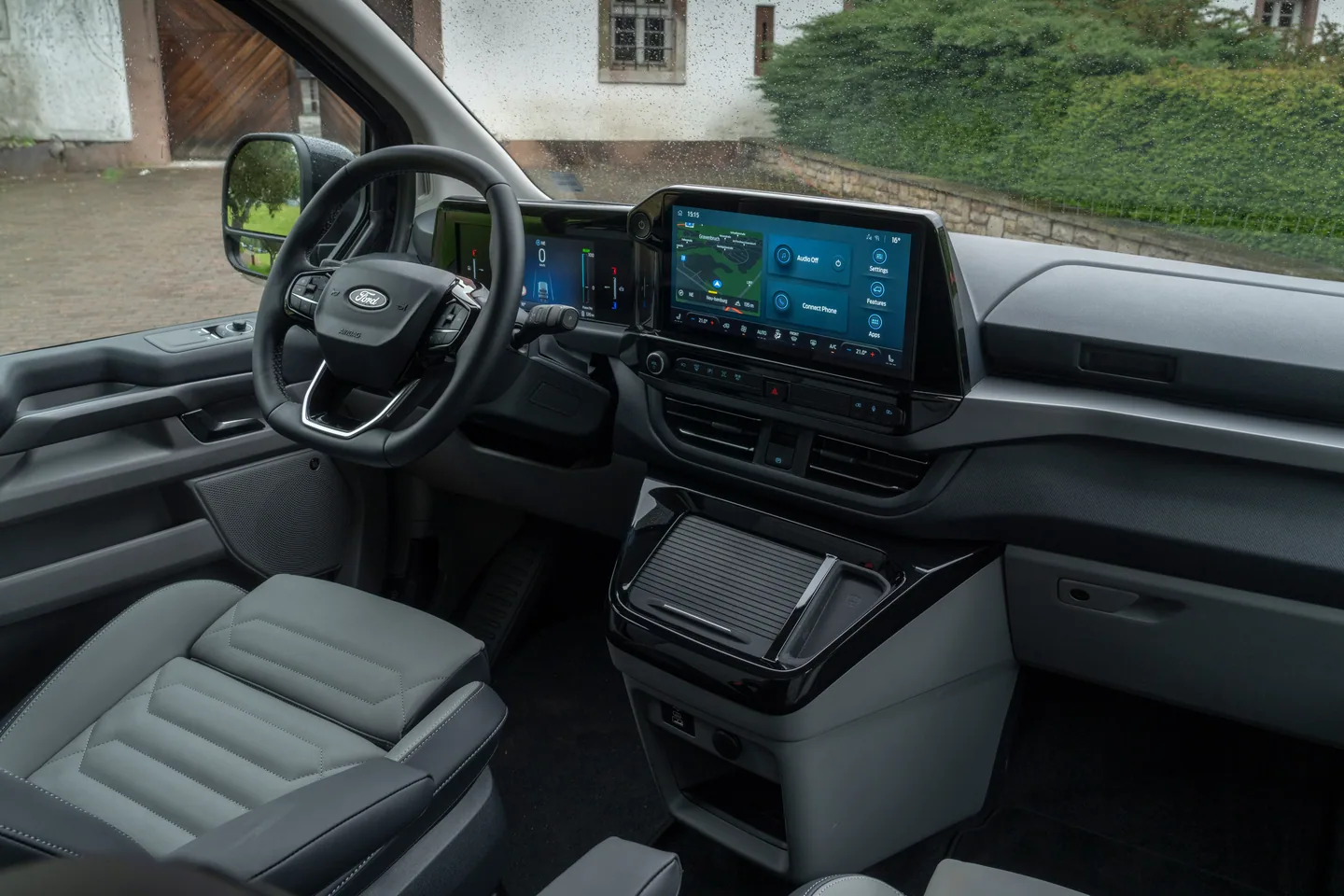 Ford E-Tourneo Custom — foto 3
