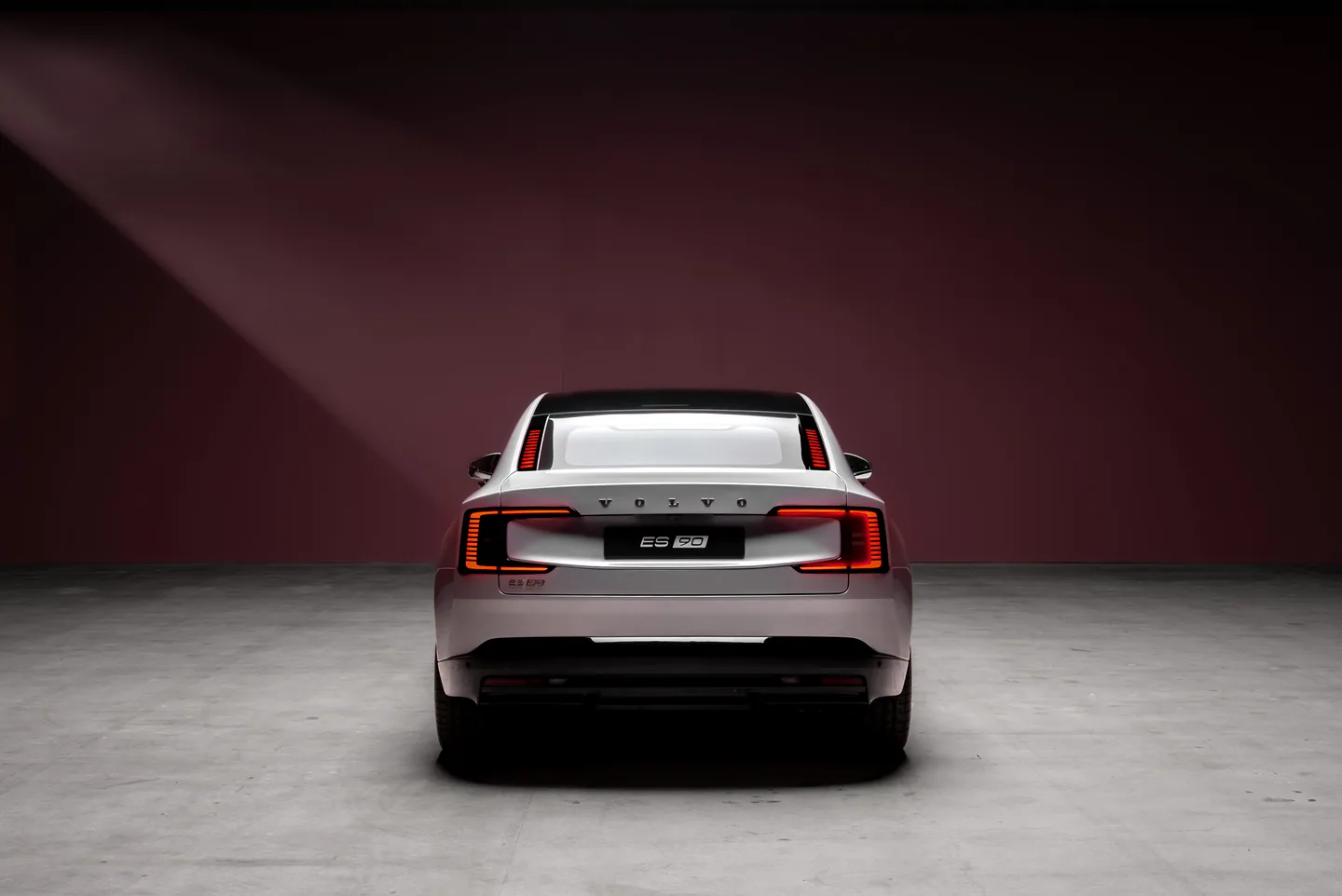 Volvo ES90 — foto 2