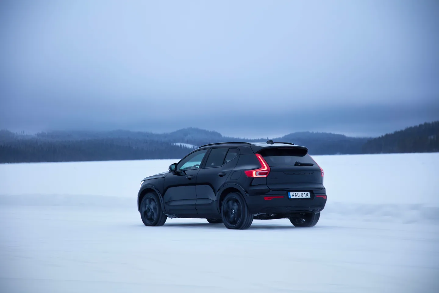Volvo EX40 — foto 4