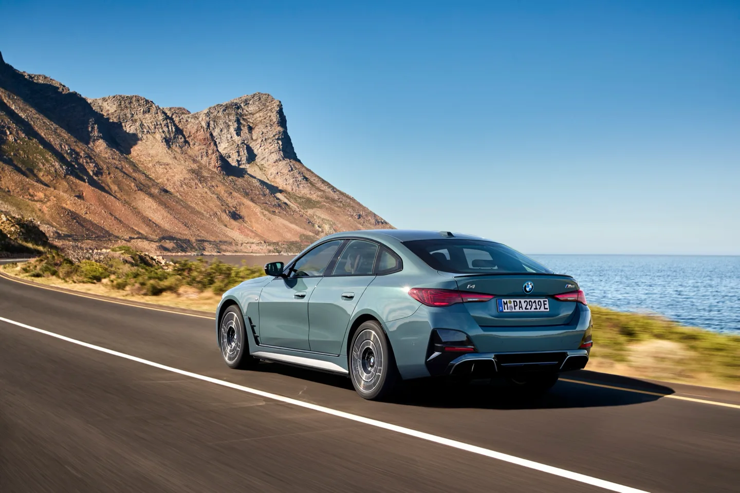 BMW i4 — foto 2