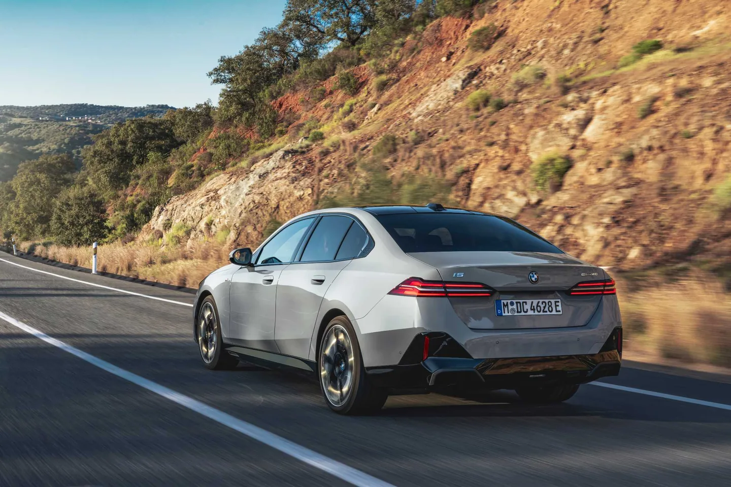 BMW i5 — foto 2