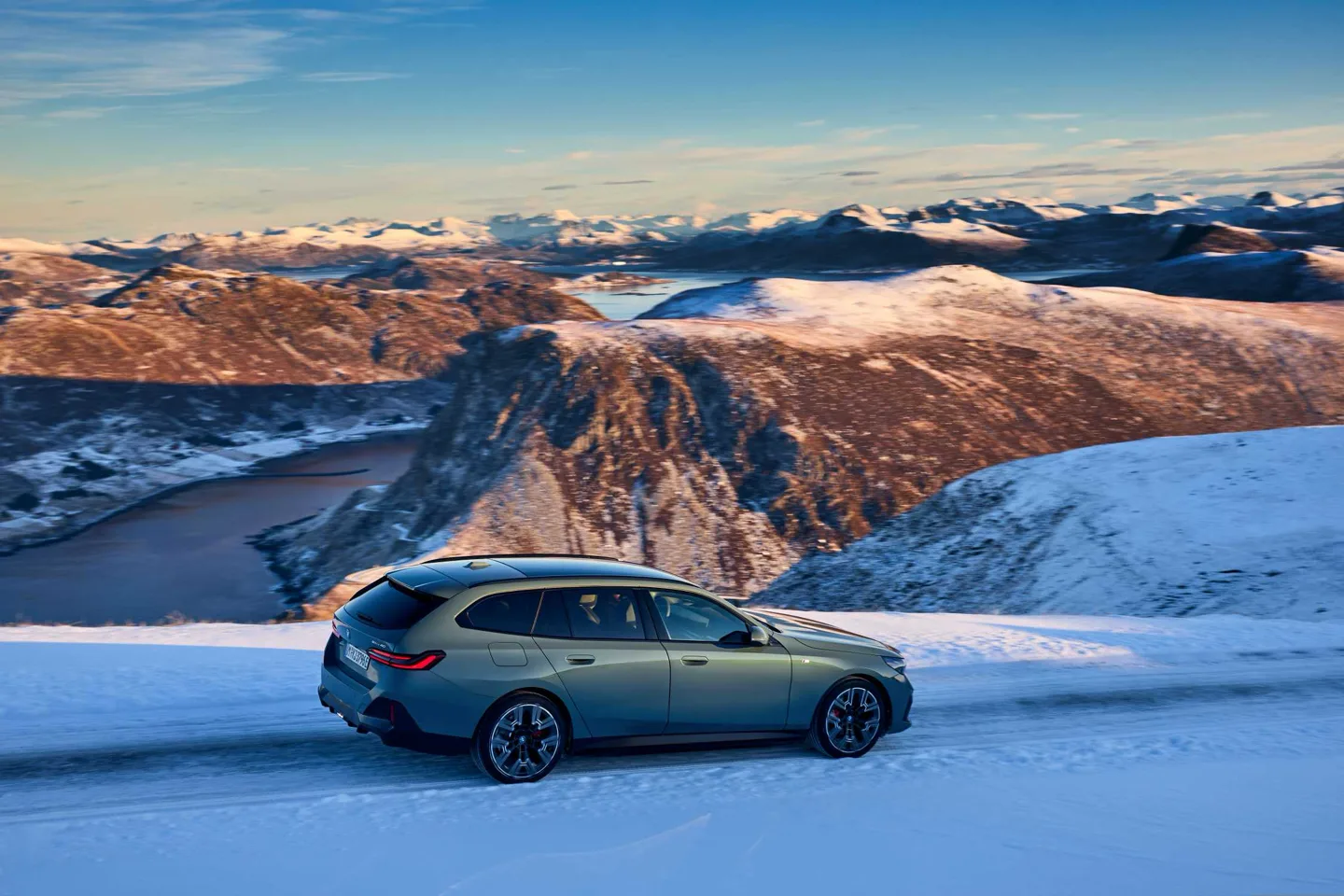 BMW i5 Touring — foto 2