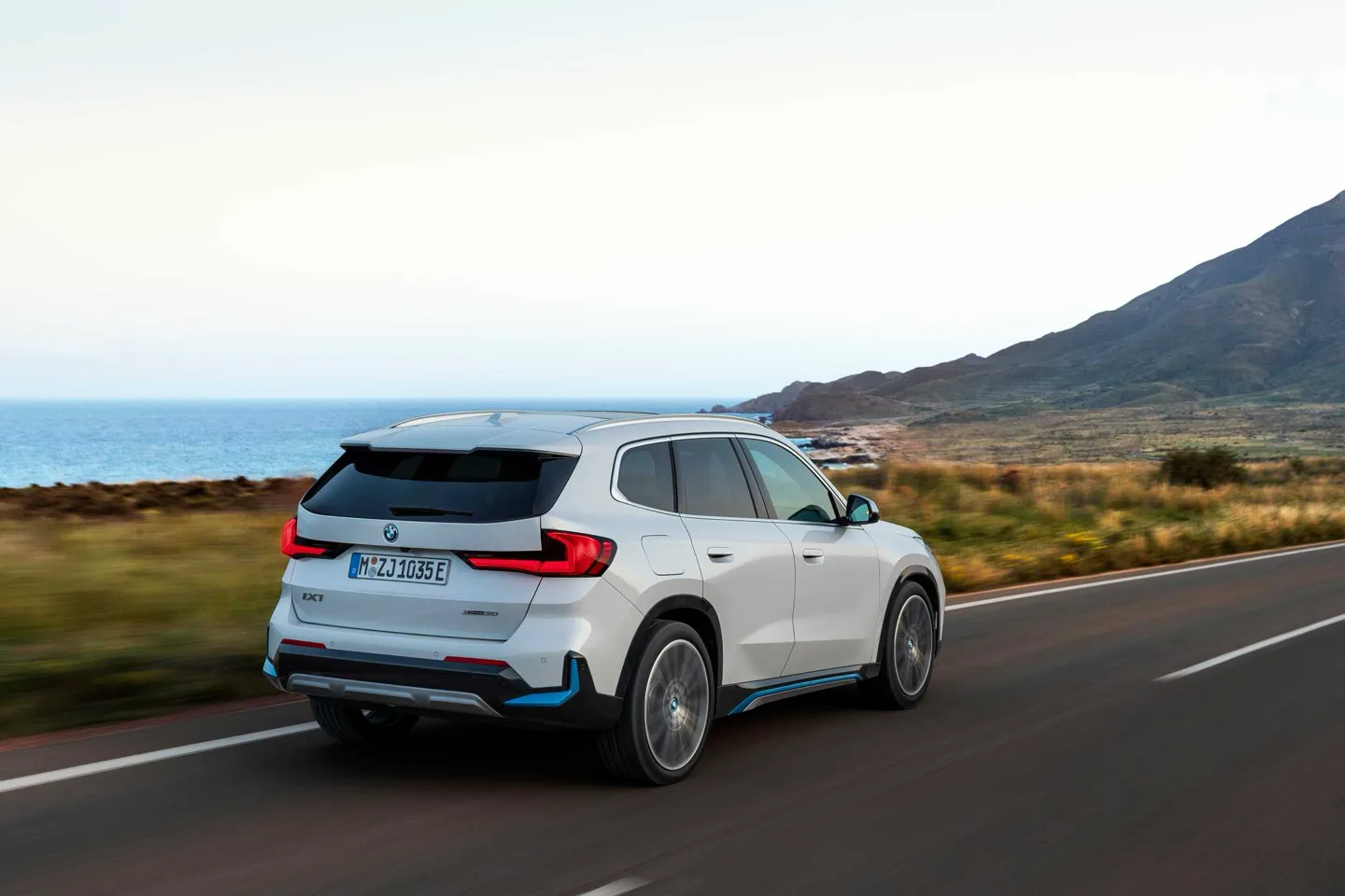 BMW iX1 — foto 2