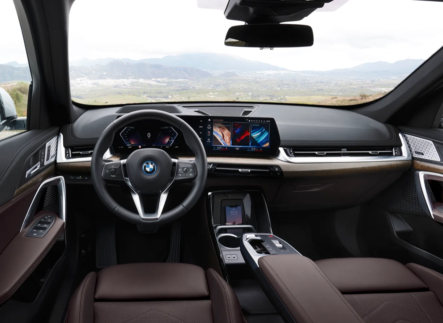 BMW iX1 — foto 3