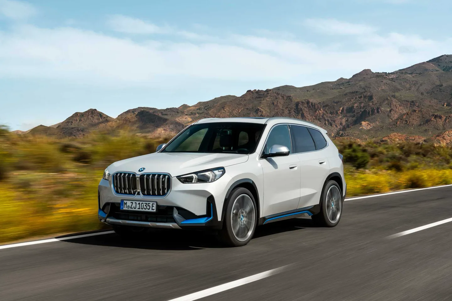 BMW iX1 — foto 4