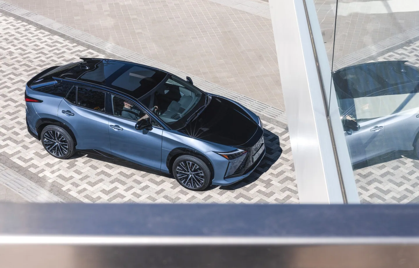 Lexus RZ