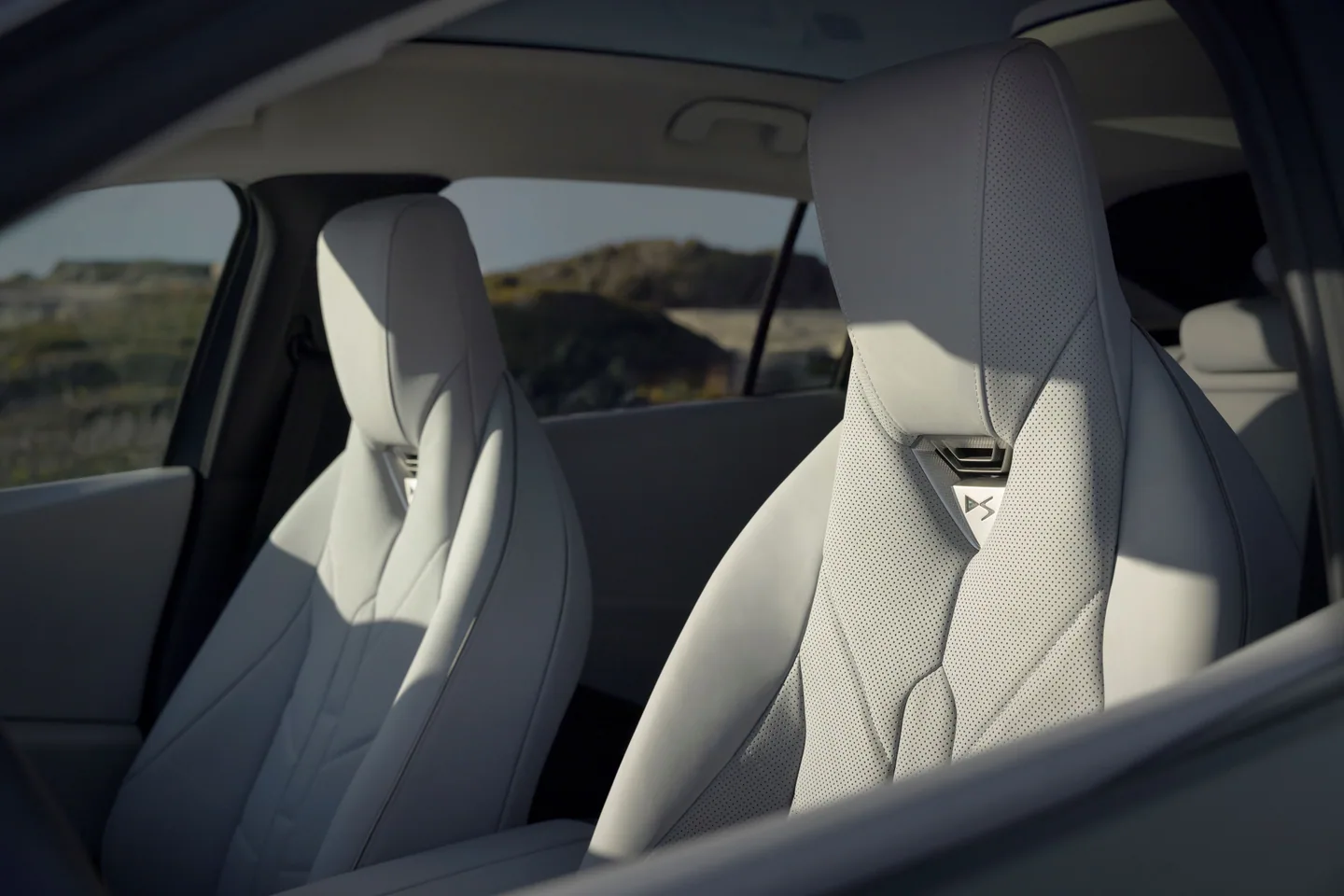 DS Automobiles N°7 — foto 3