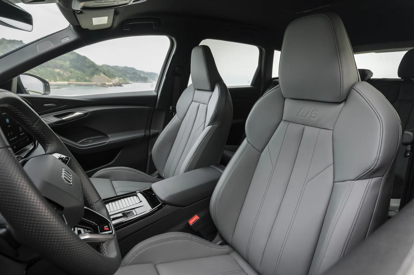 Audi Q6 e-tron — foto 3