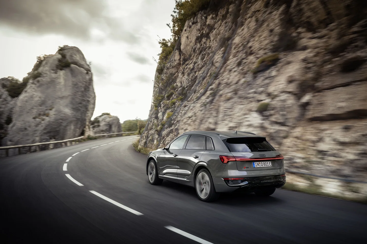Audi Q8 e-tron — foto 2