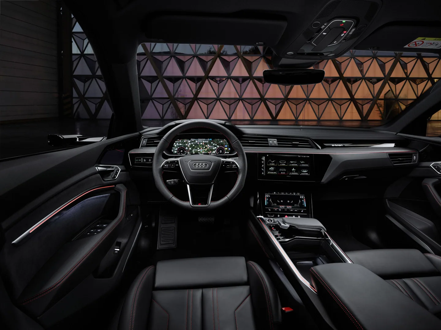 Audi Q8 e-tron — foto 3