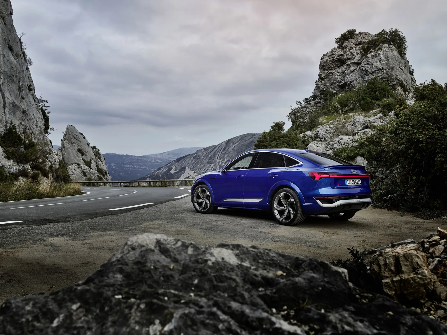 Audi SQ8 Sportback e-tron — foto 2